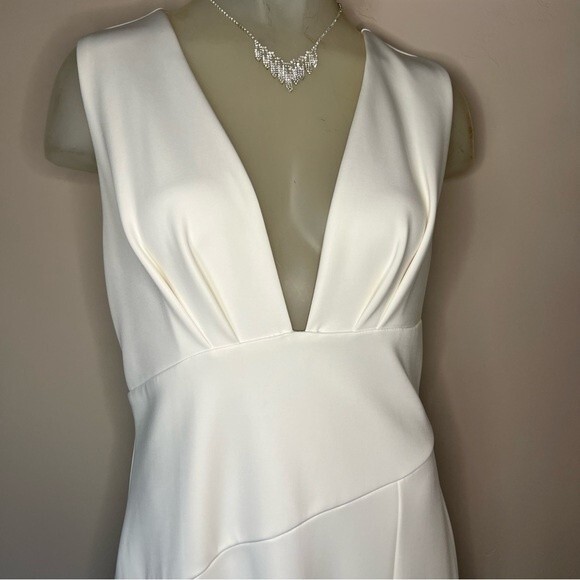 Fashion Nova Cream V-Neck Sleeveless Long Gown Cocktail Dress Women's‎ Size 1XL - Picture 8 of 16